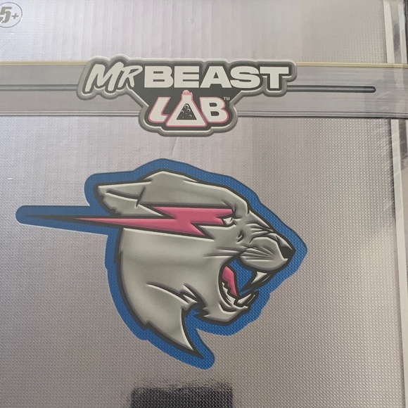 MrBeast Lab NEW Panther Collector Figure - Picture 3 of 9